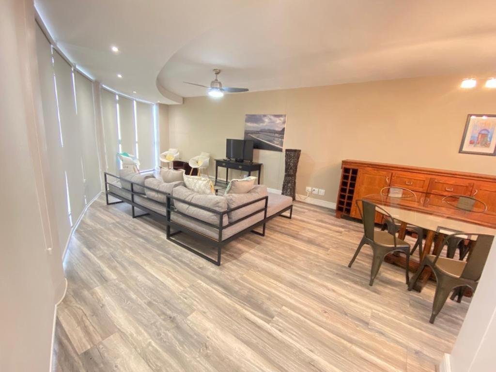 Loddey'S Self Catering Apartments - By Beach Collection Strand Zewnętrze zdjęcie